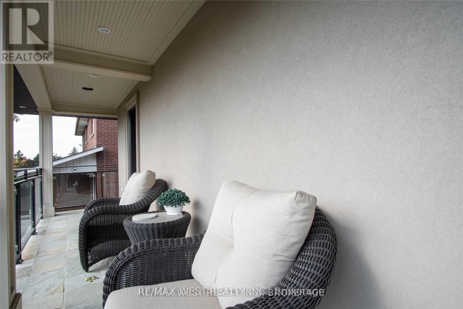 393 Maple Leaf Drive, Toronto, Ontario  M6L 1P4 - Photo 11 - W13230016