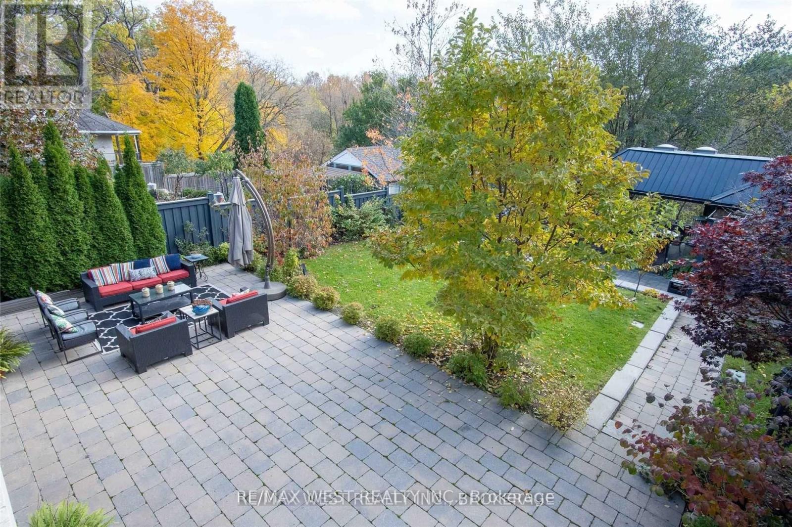 393 Maple Leaf Drive, Toronto, Ontario  M6L 1P4 - Photo 16 - W13230016