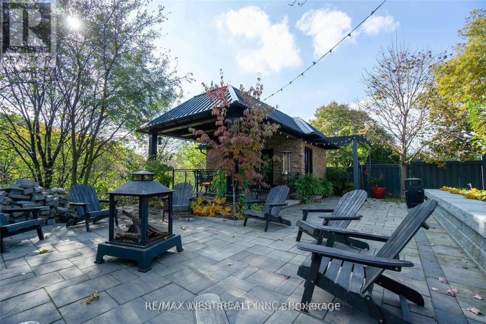 393 Maple Leaf Drive, Toronto, Ontario  M6L 1P4 - Photo 18 - W13230016