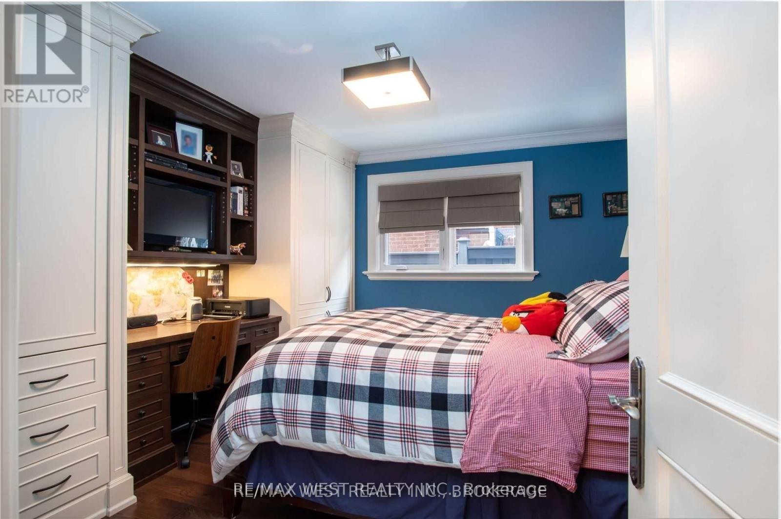 393 Maple Leaf Drive, Toronto, Ontario  M6L 1P4 - Photo 9 - W13230016