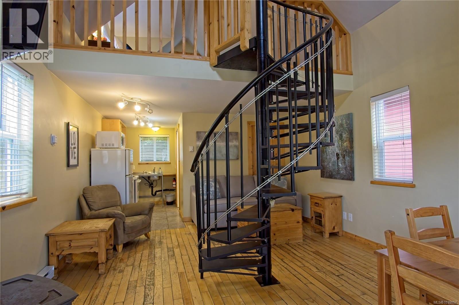 5 1028 Tyee Terr, Ucluelet, British Columbia  V0R 3A0 - Photo 4 - 1039057