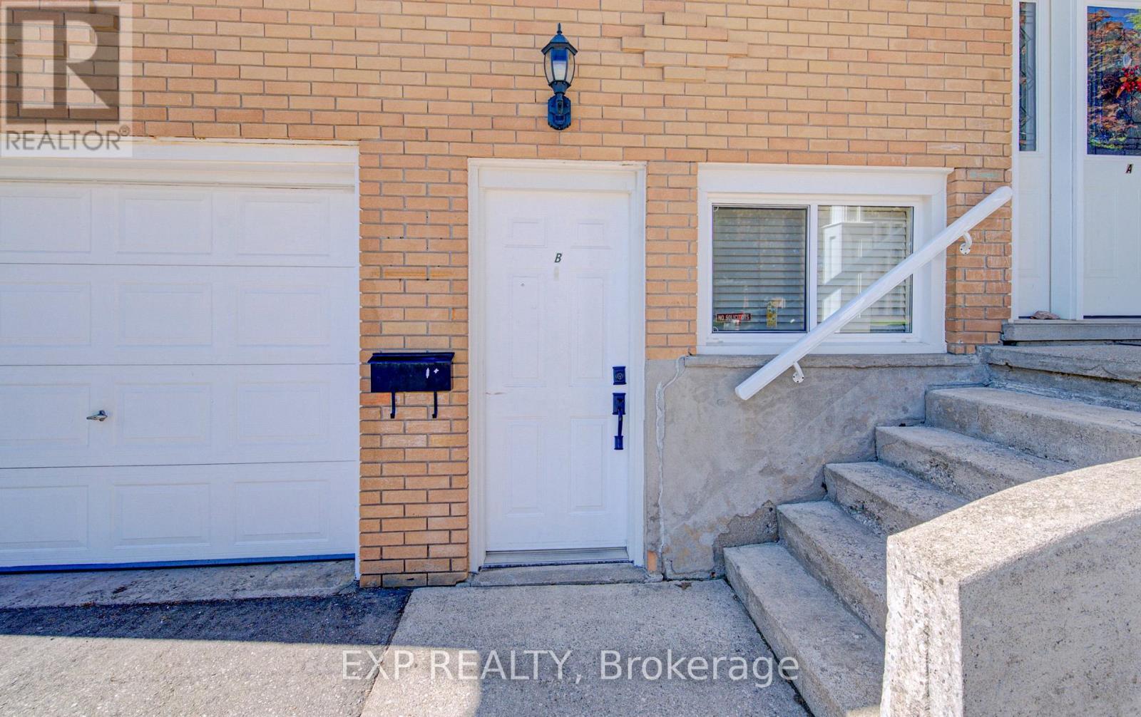 74 Glen Park Crescent, Kitchener, Ontario  N2N 1G2 - Photo 4 - X13229736