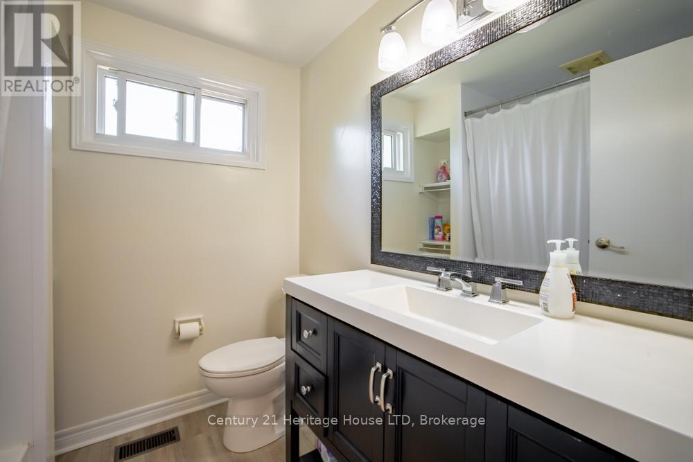 20 Baldwin Circle, Thorold, Ontario  L2V 4H5 - Photo 15 - X13230132