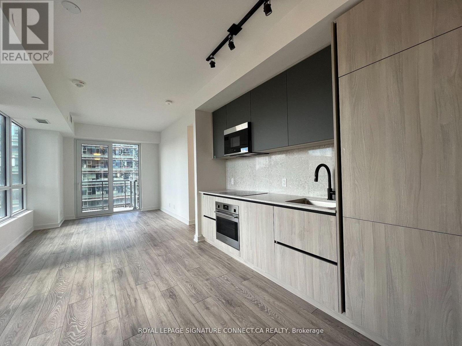 1202 - 108 Peter Street, Toronto, Ontario  M5V 2G7 - Photo 2 - C13230118