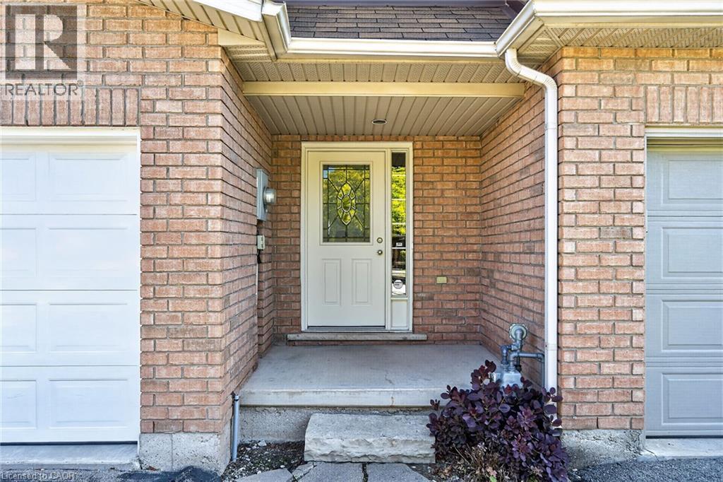 33 Willow Lane, Grimsby, Ontario  L3M 5P6 - Photo 3 - 40835833