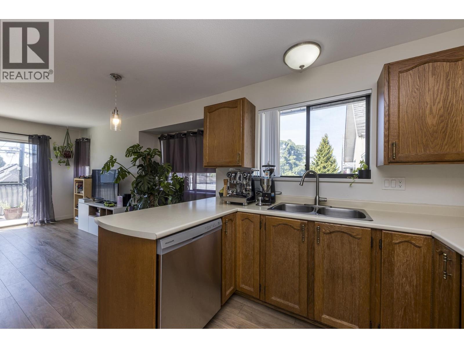 239 E 20th Street, North Vancouver, British Columbia  V7L 3A6 - Photo 12 - R3131068