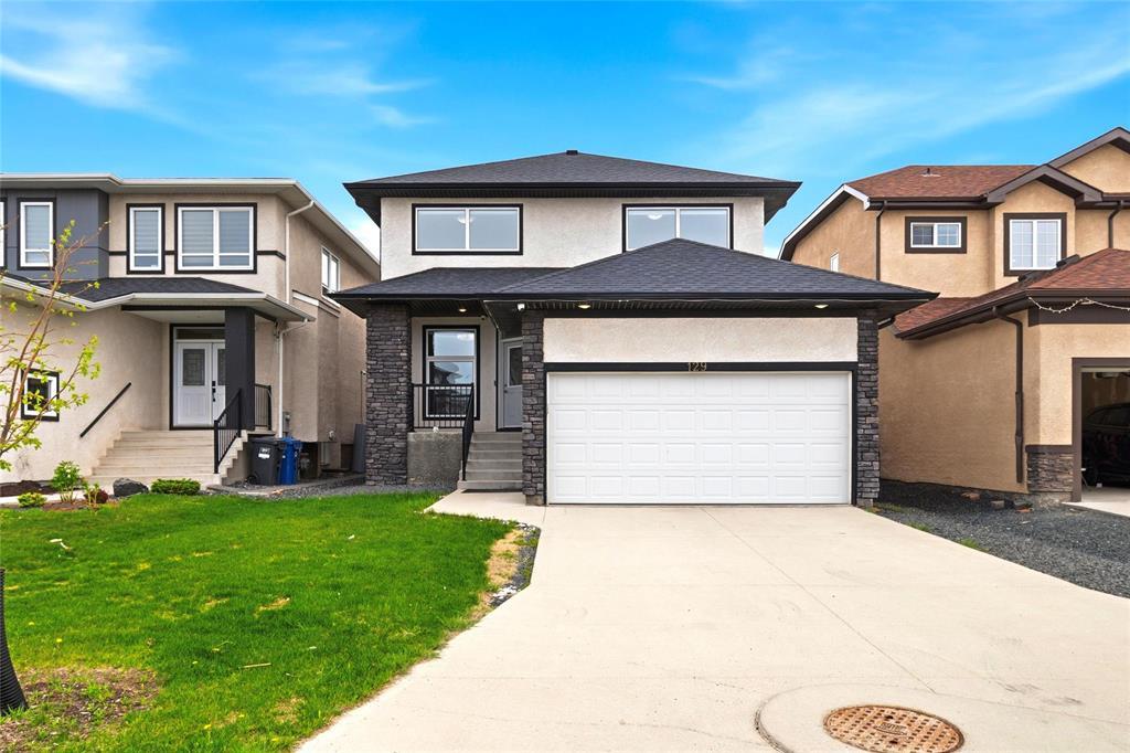 129 Cartesian Gate, Winnipeg, Manitoba  R2P 1W7 - Photo 1 - 202612425
