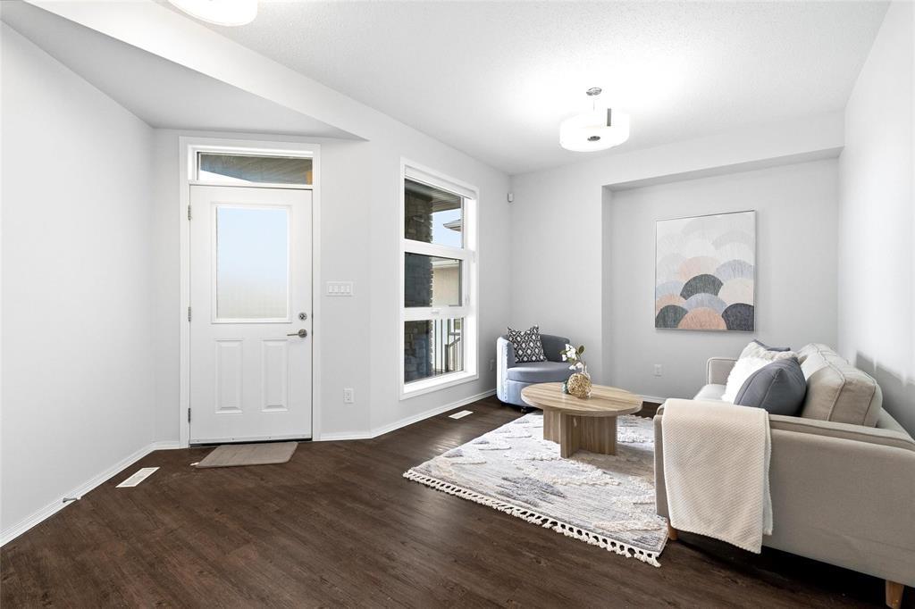 129 Cartesian Gate, Winnipeg, Manitoba  R2P 1W7 - Photo 3 - 202612425