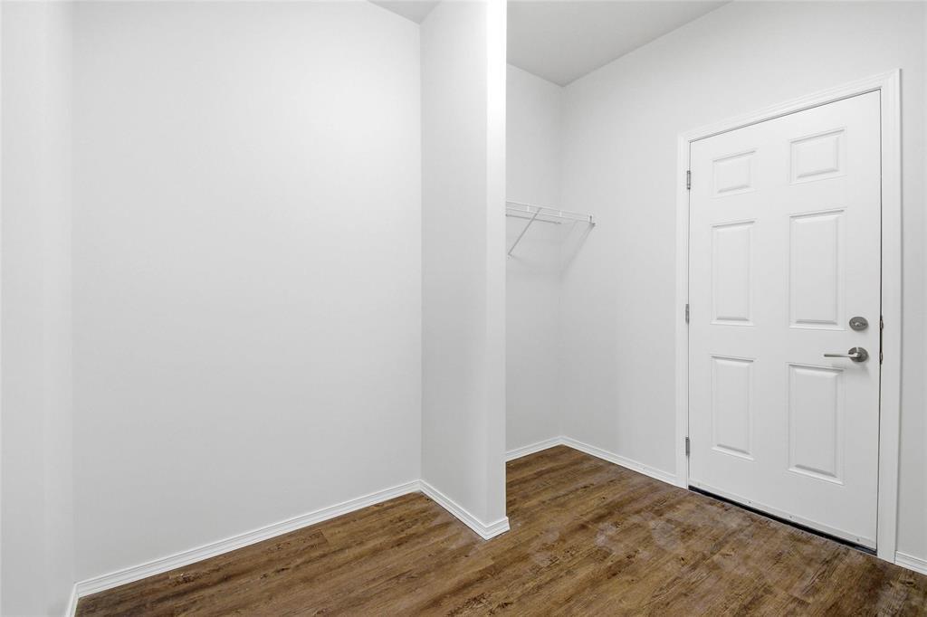 129 Cartesian Gate, Winnipeg, Manitoba  R2P 1W7 - Photo 6 - 202612425