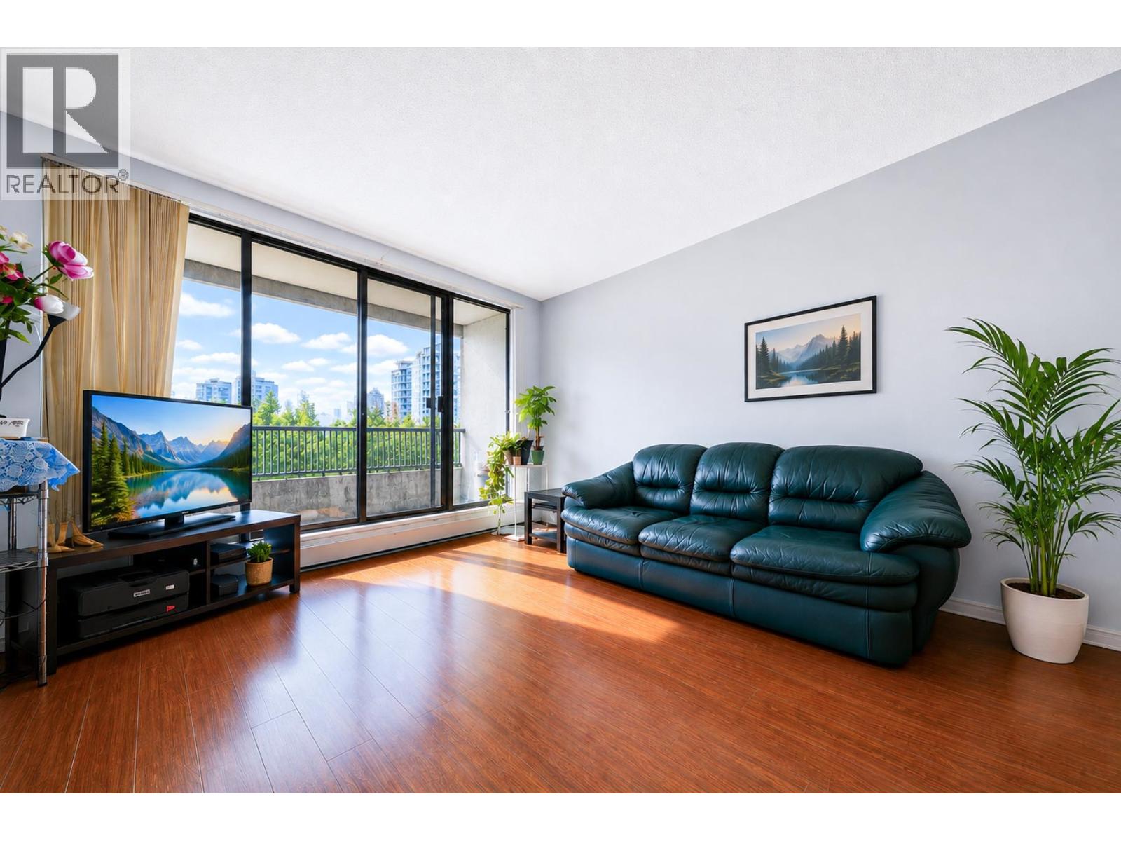 802 6595 Willingdon Avenue, Burnaby, British Columbia  V5H 4E5 - Photo 4 - R3130123