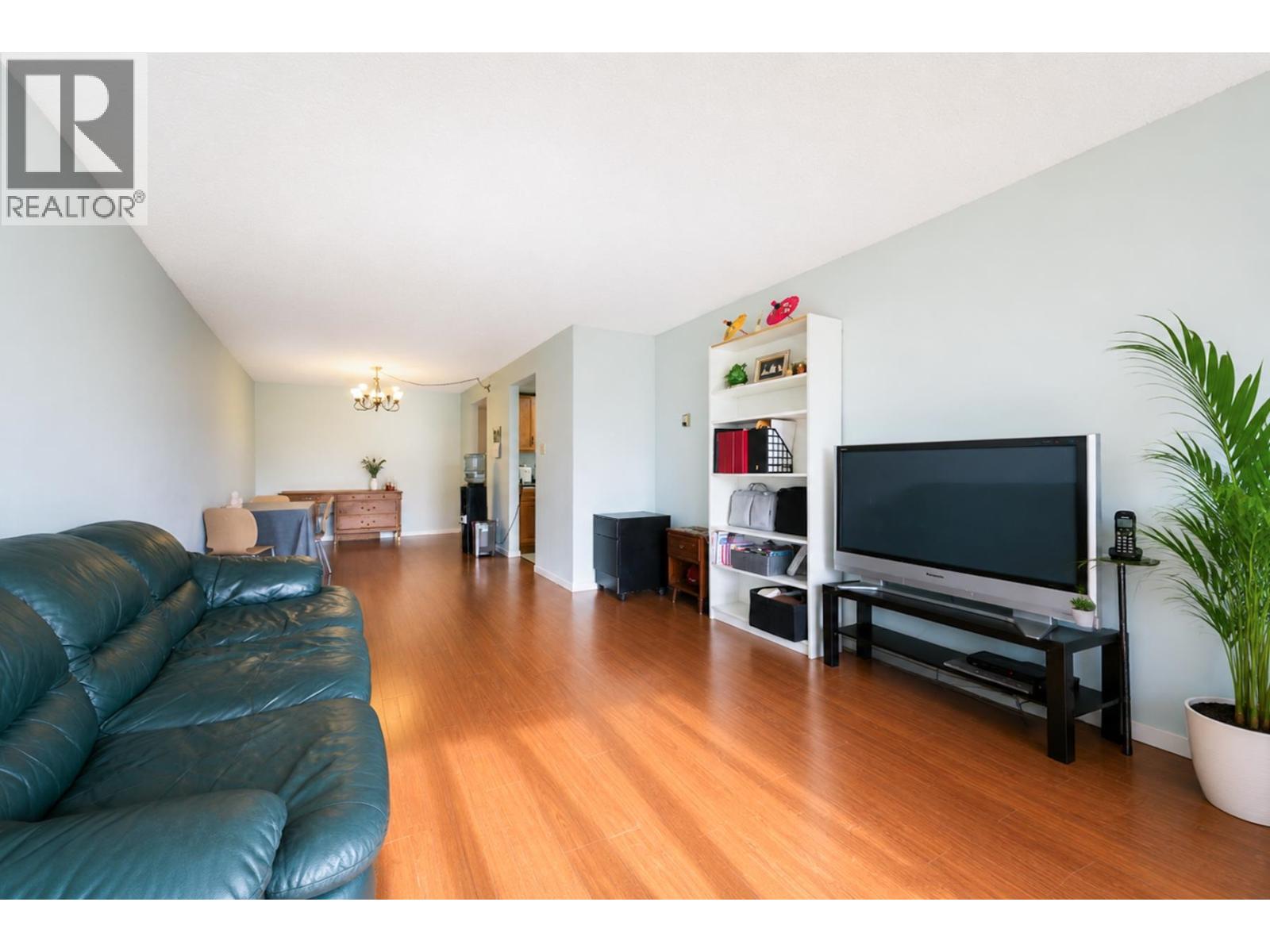 802 6595 Willingdon Avenue, Burnaby, British Columbia  V5H 4E5 - Photo 5 - R3130123