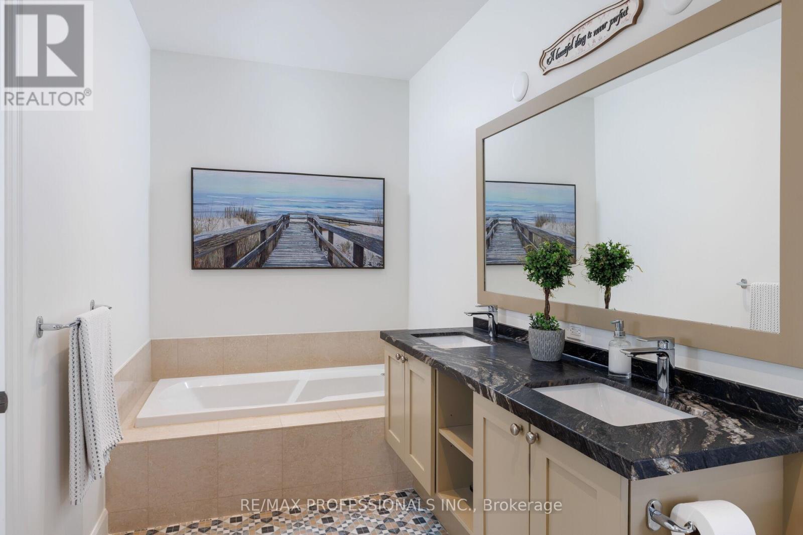 Ph3 - 9 Burnhamthorpe Crescent, Toronto, Ontario  M9A 0A6 - Photo 30 - W13224532
