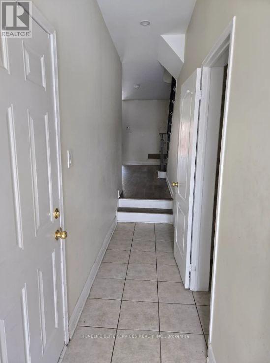 110 Crystalview Crescent, Brampton, Ontario  L6P 2S2 - Photo 6 - W13230100