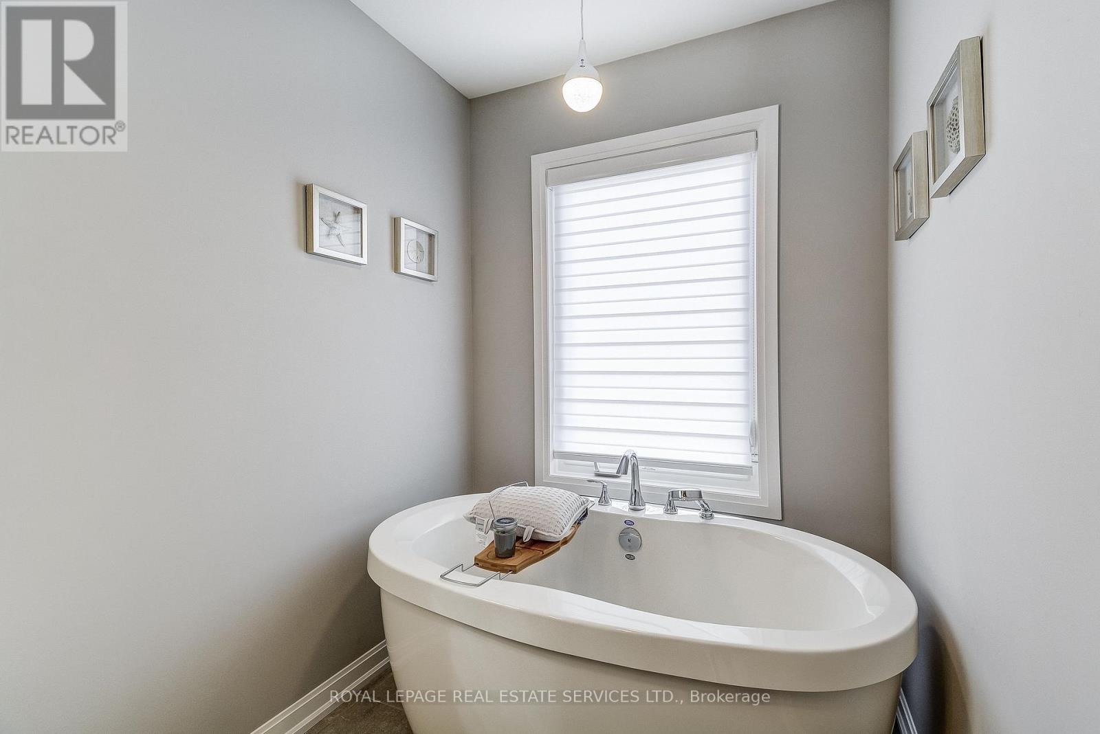 143 Grovewood Common, Oakville, Ontario  L6H 0X5 - Photo 38 - W13230116