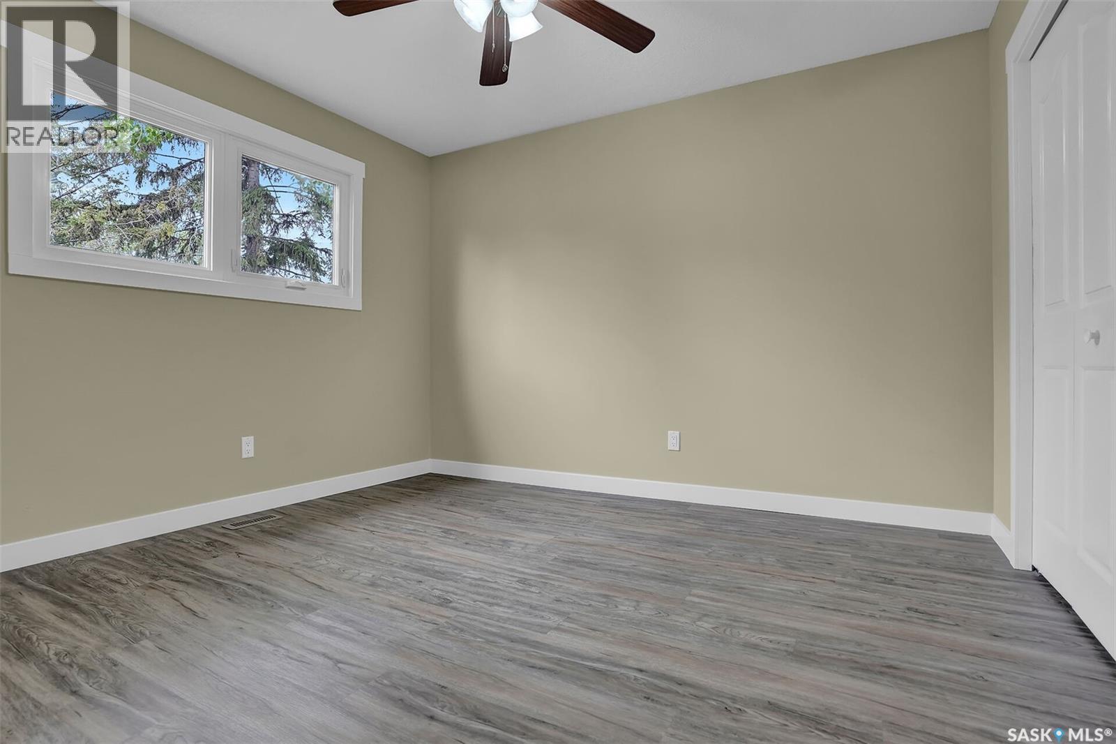 30 Shore Bay, Regina, Saskatchewan  S4R 7H6 - Photo 18 - SK037909