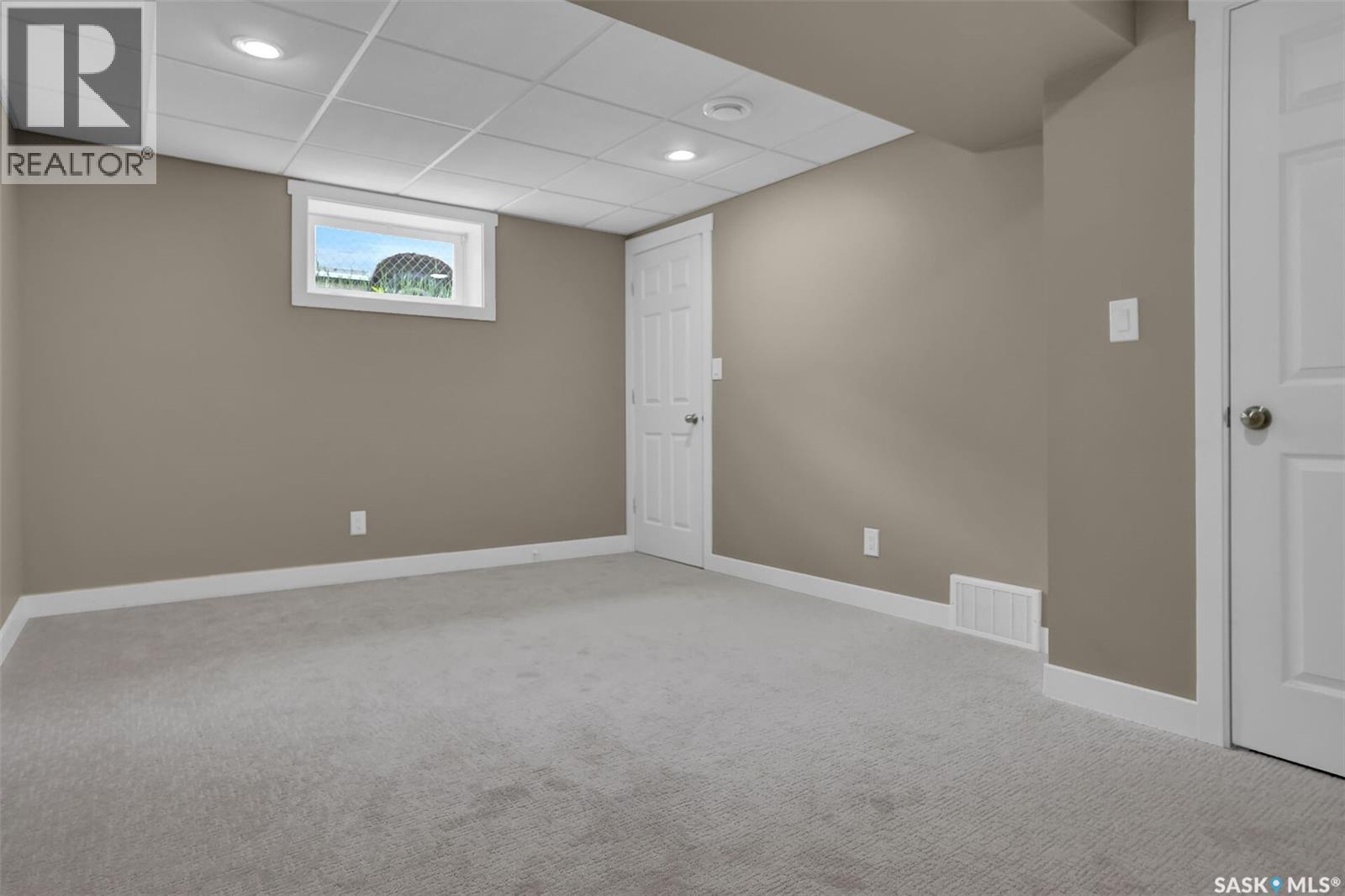 30 Shore Bay, Regina, Saskatchewan  S4R 7H6 - Photo 35 - SK037909