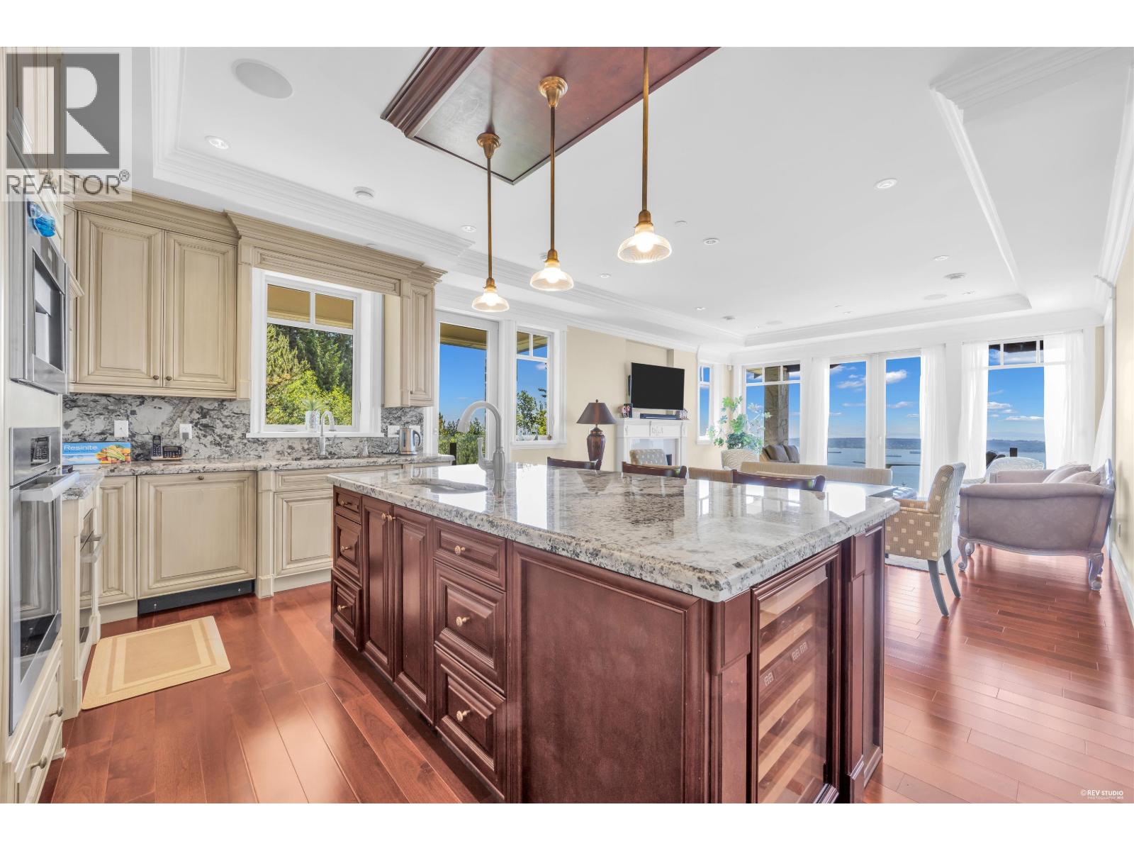 2562 Garden Court, West Vancouver, British Columbia  V7S 0A3 - Photo 4 - R3127546