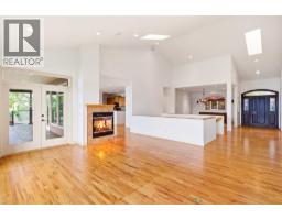 448 Viewcrest Road, Kelowna, British Columbia  V1W 4K1 - Photo 7 - 10389290