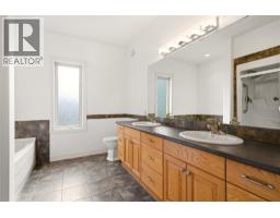 448 Viewcrest Road, Kelowna, British Columbia  V1W 4K1 - Photo 29 - 10389290