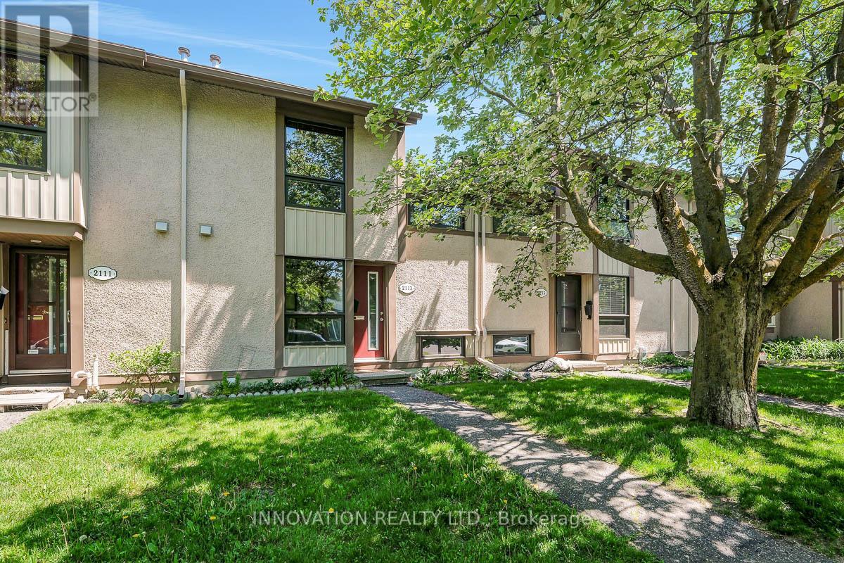 2113 Stonehenge Crescent, Ottawa, Ontario  K1B 4N7 - Photo 2 - X13230206