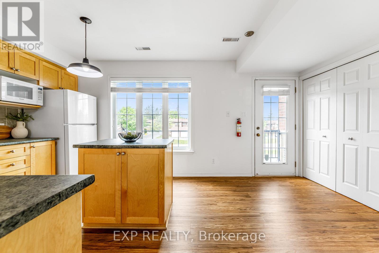 102 Gatestone Private, Ottawa, Ontario  K1J 1K5 - Photo 11 - X13230300