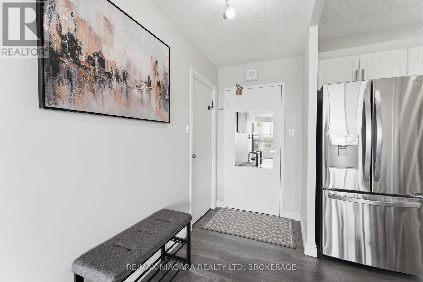 1207 - 7 Gale Crescent, St. Catharines, Ontario  L2R 7M8 - Photo 2 - X13230170
