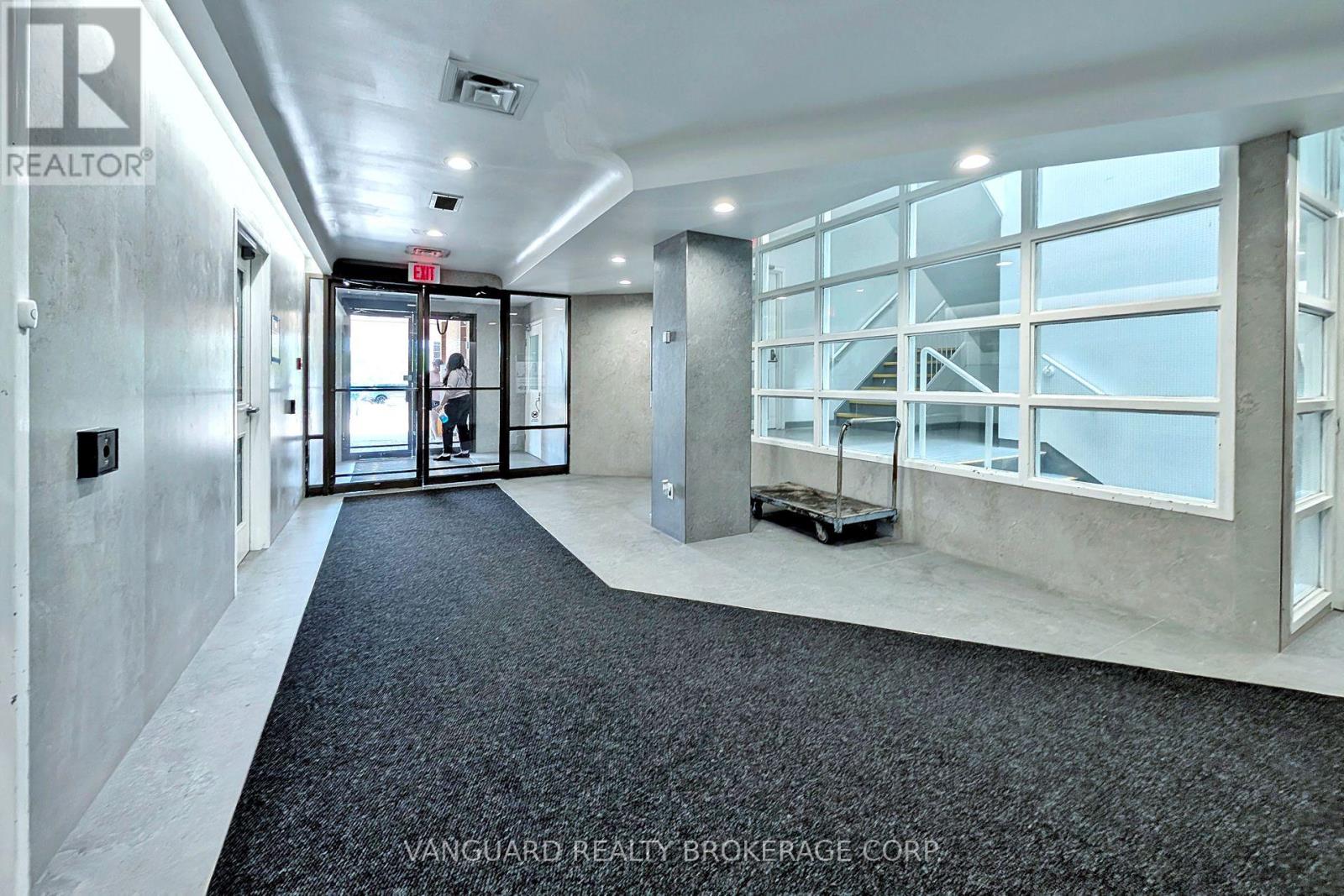 103 - 2227 South Mill Way, Mississauga, Ontario  L5L 3R6 - Photo 5 - W12865892