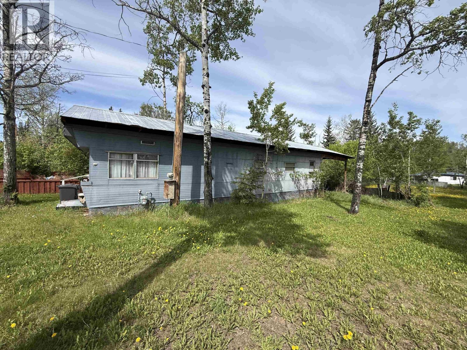10105 Paquette Avenue, Hudsons Hope, British Columbia  V0C 1V0 - Photo 12 - R3131172