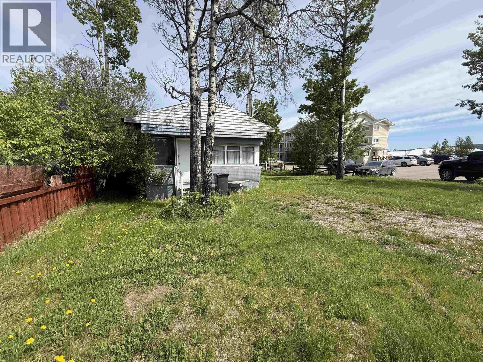 10105 Paquette Avenue, Hudsons Hope, British Columbia  V0C 1V0 - Photo 19 - R3131172