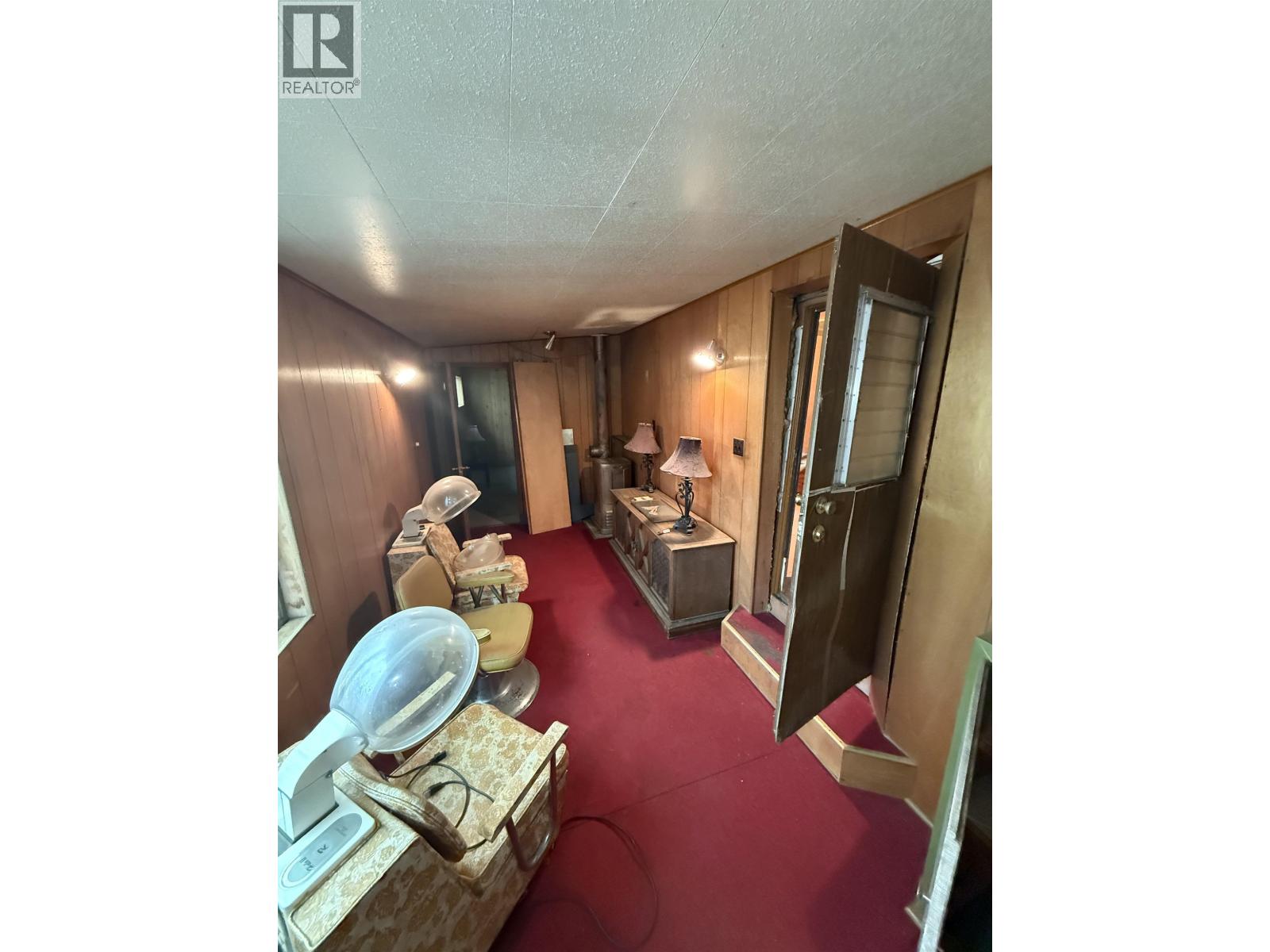 10105 Paquette Avenue, Hudsons Hope, British Columbia  V0C 1V0 - Photo 8 - R3131172