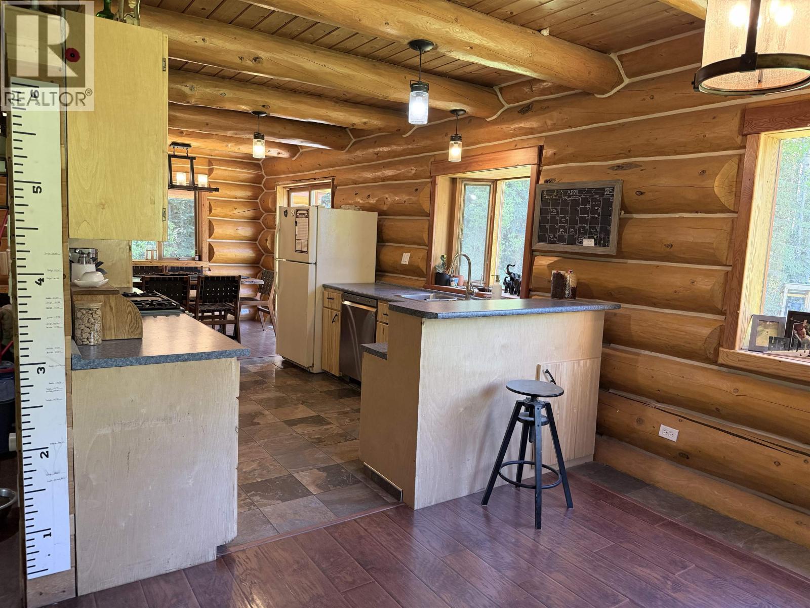 2827 Woodridge Road, Fort St. James, British Columbia  V0J 1P0 - Photo 4 - R3130613