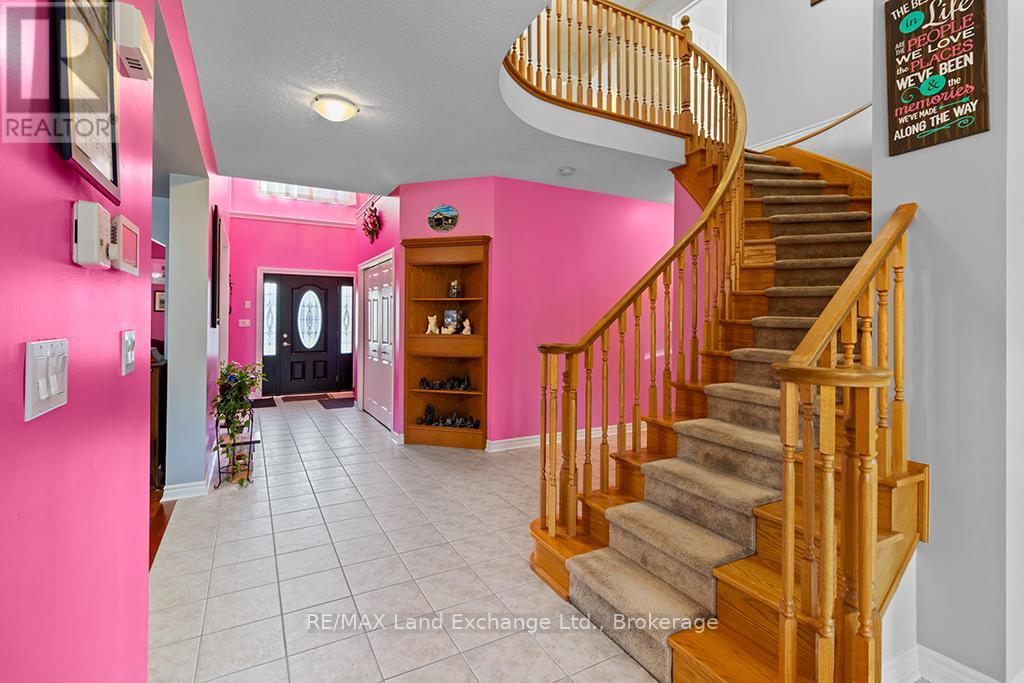 251 Sandy Acres Road, Saugeen Shores, Ontario  N0H 2C2 - Photo 12 - X13230438