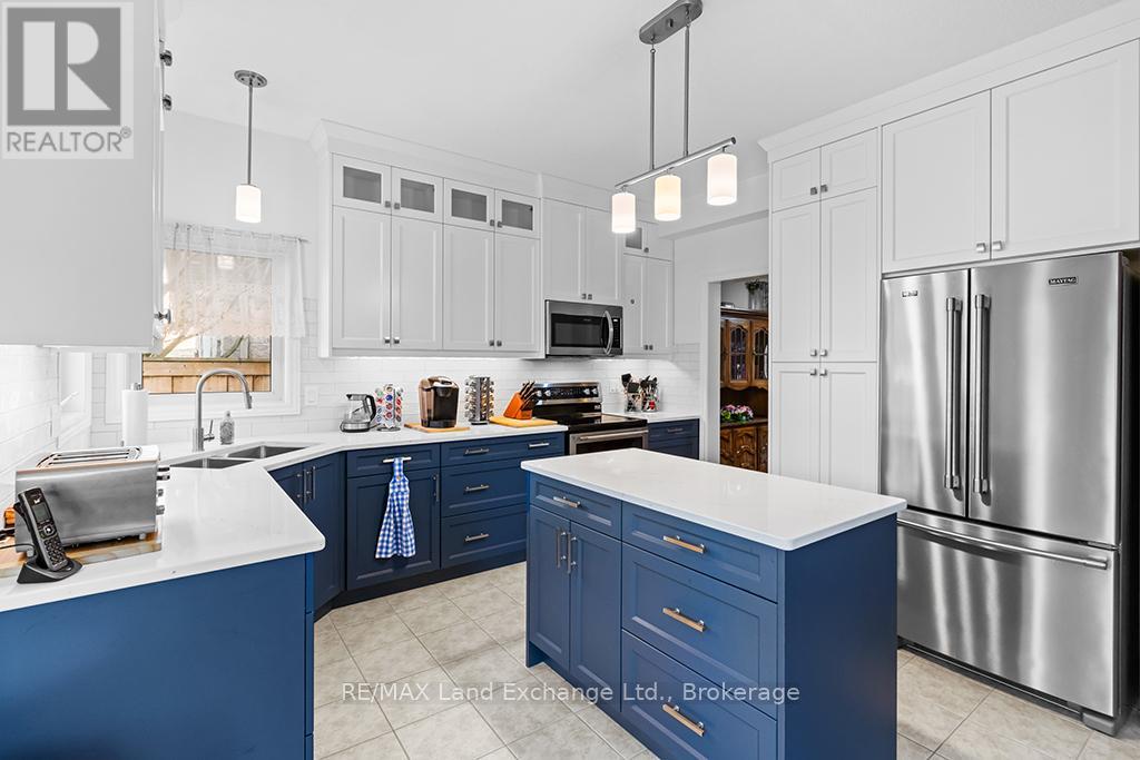 251 Sandy Acres Road, Saugeen Shores, Ontario  N0H 2C2 - Photo 4 - X13230438