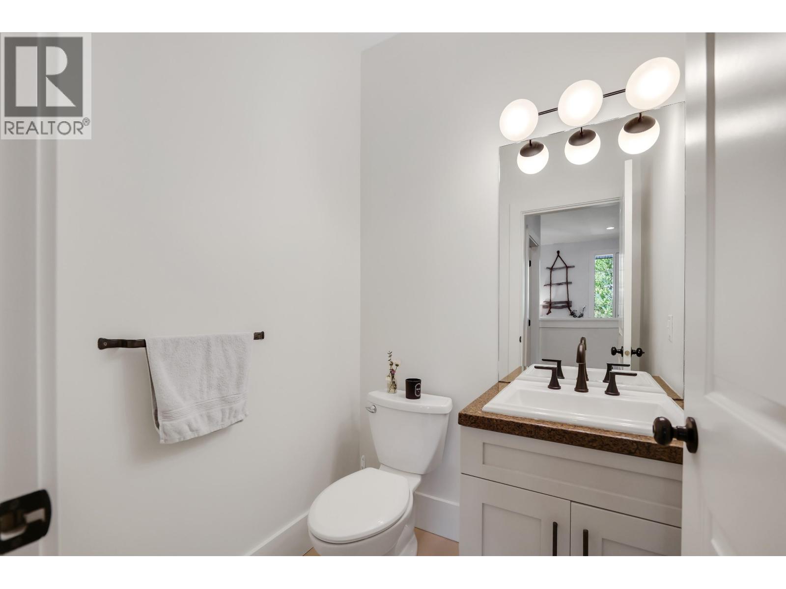 1001 Condor Place, Squamish, British Columbia  V8B 0P4 - Photo 20 - R3130723