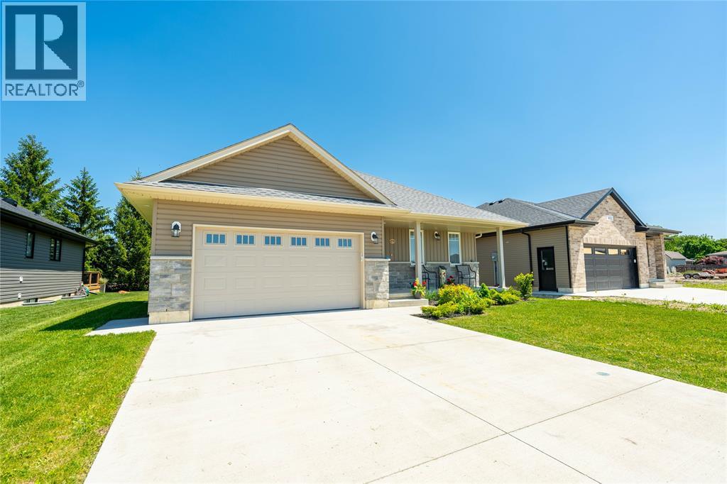 478 Katie Court, Petrolia, Ontario  N0N 1R0 - Photo 2 - 26012804