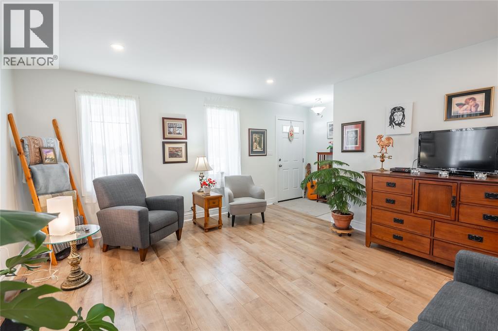478 Katie Court, Petrolia, Ontario  N0N 1R0 - Photo 6 - 26012804