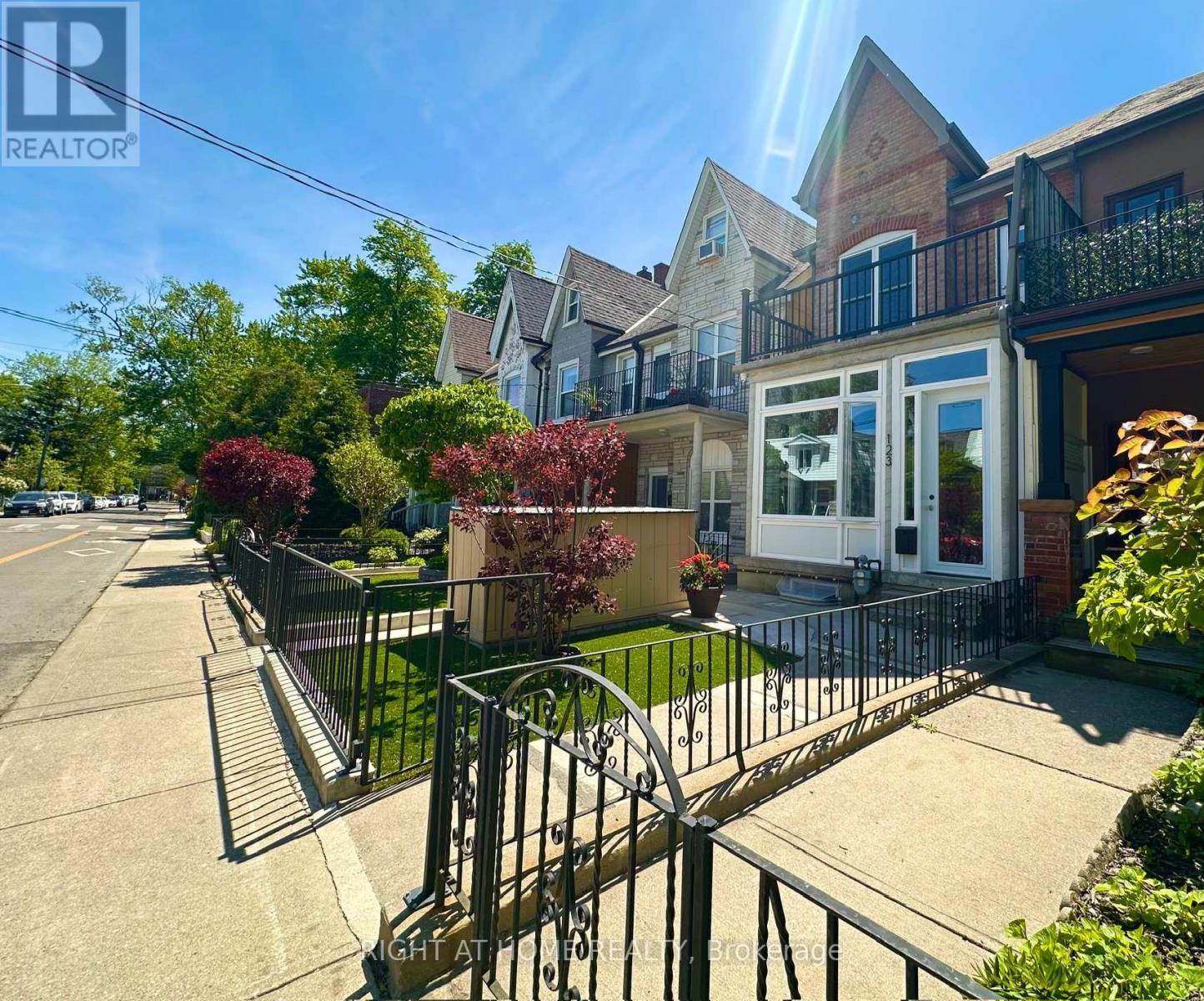 UPPER - 123 LINDSEY AVENUE, Toronto, Ontario