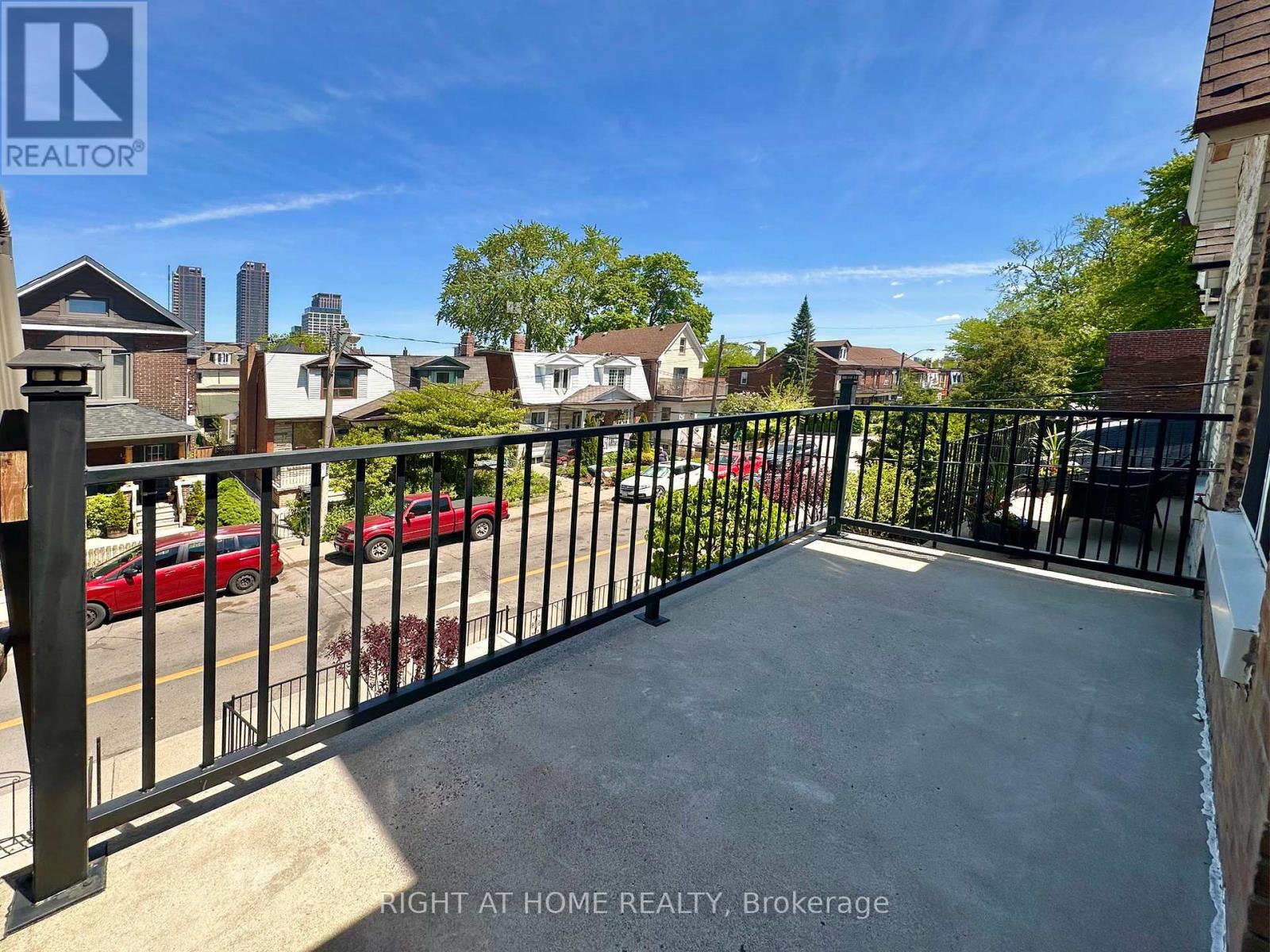 Upper - 123 Lindsey Avenue, Toronto, Ontario  M6H 1E5 - Photo 3 - C13230176