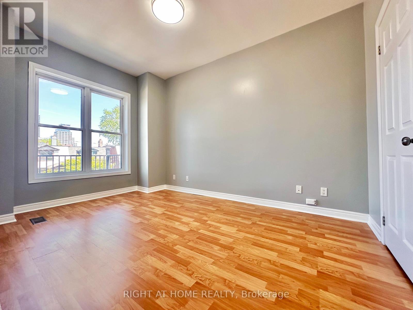 Upper - 123 Lindsey Avenue, Toronto, Ontario  M6H 1E5 - Photo 4 - C13230176