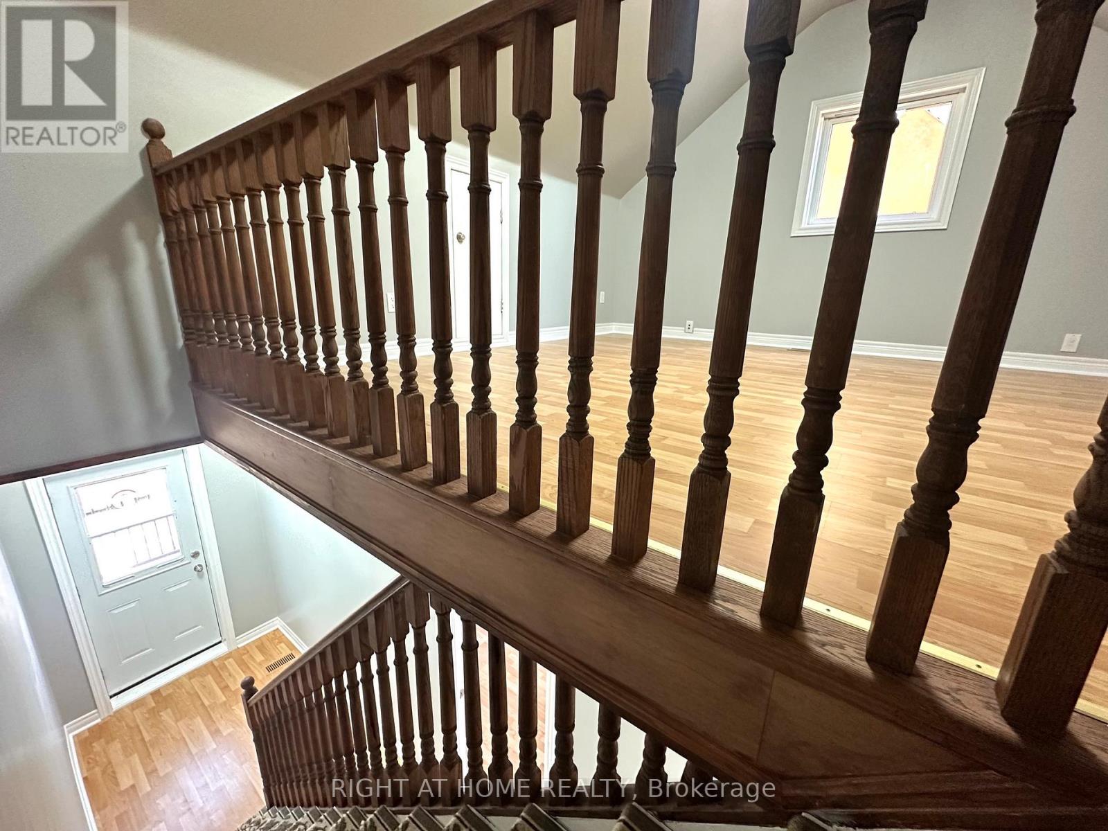 Upper - 123 Lindsey Avenue, Toronto, Ontario  M6H 1E5 - Photo 8 - C13230176