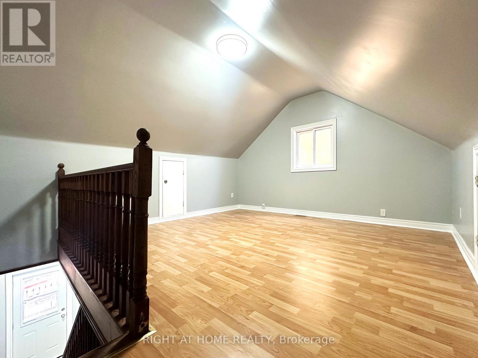 Upper - 123 Lindsey Avenue, Toronto, Ontario  M6H 1E5 - Photo 9 - C13230176