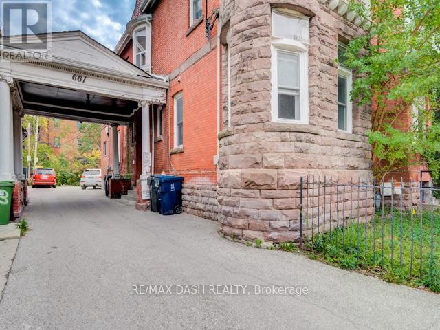 105 - 661 HURON STREET, Toronto, Ontario