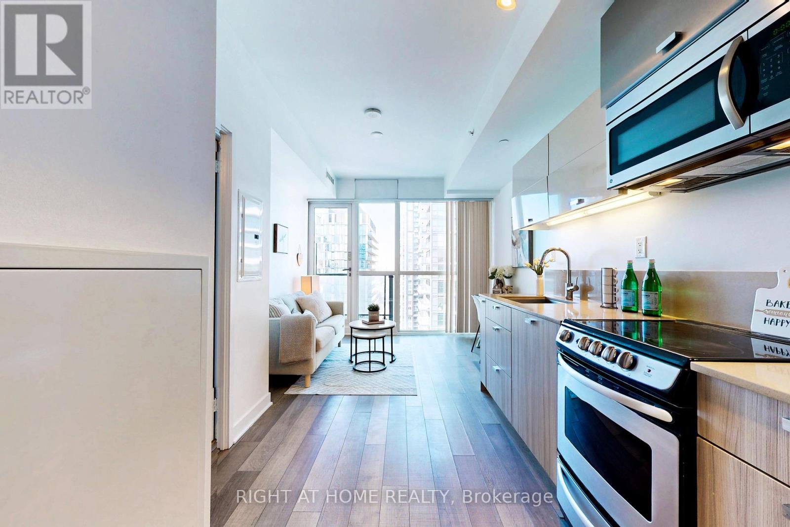 3603 - 290 Adelaide Street W, Toronto, Ontario  M5V 1P6 - Photo 7 - C13230424