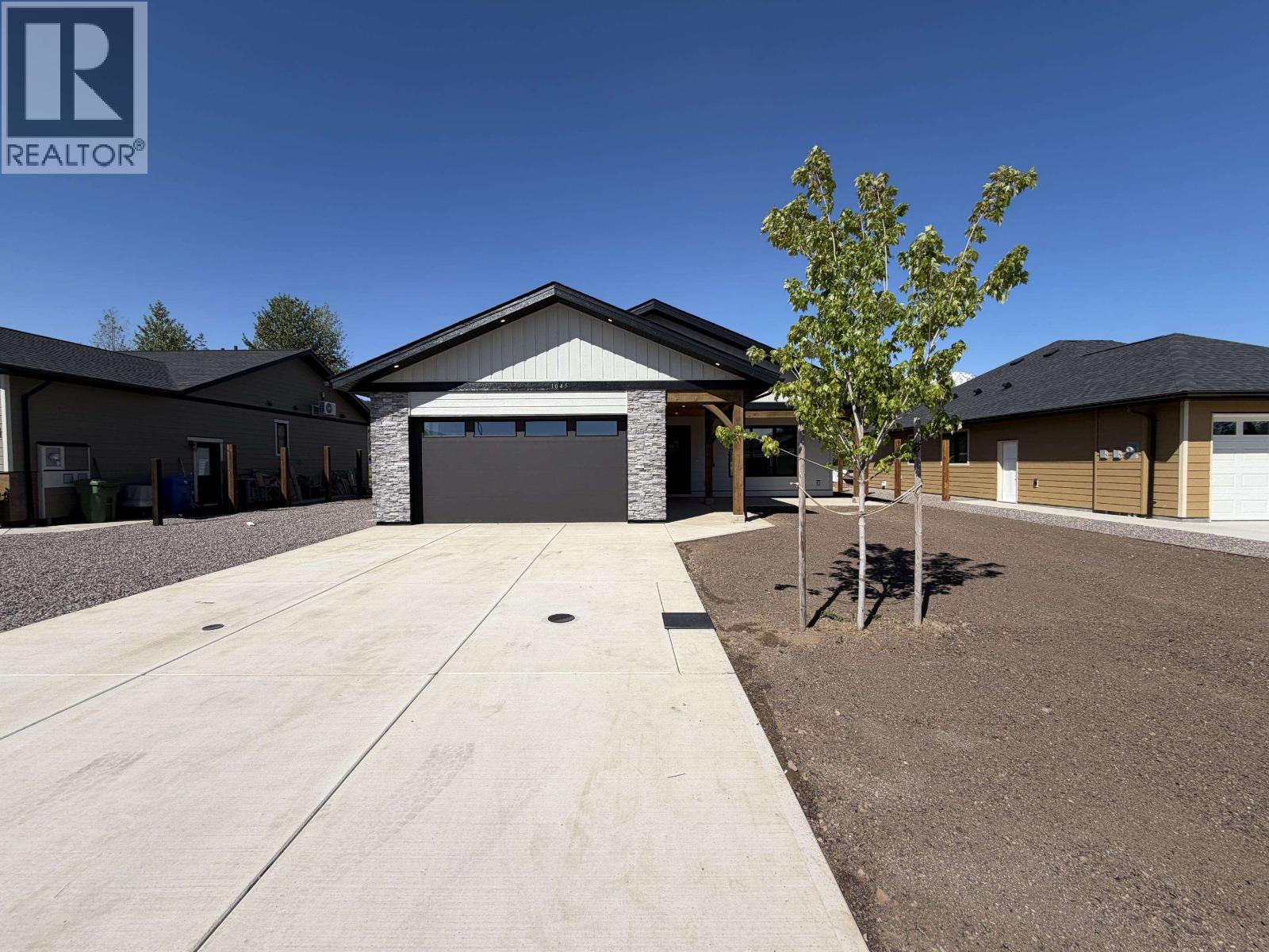 1045 Parkside Avenue, Smithers, British Columbia  V0J 2N0 - Photo 3 - R3091039