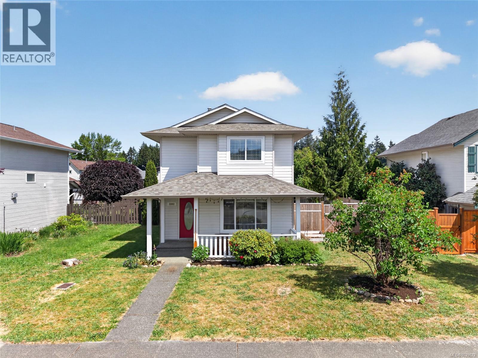 3302 Ninth St, Cumberland, British Columbia  V0R 1S0 - Photo 1 - 1039072