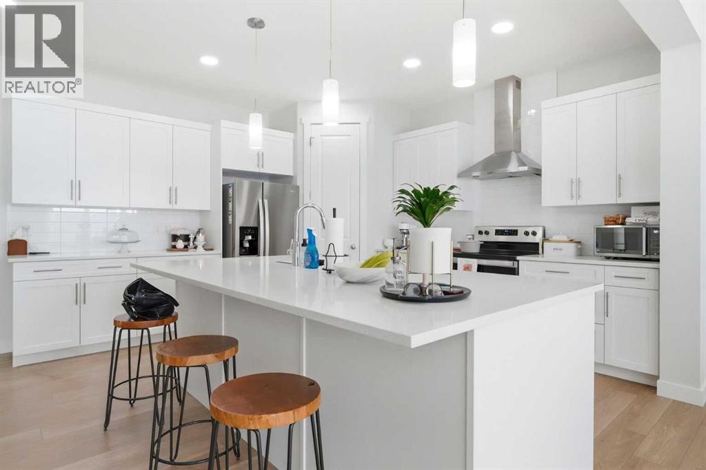 107 Versant View Sw, Calgary, Alberta  T2Y 0X3 - Photo 3 - A2316779