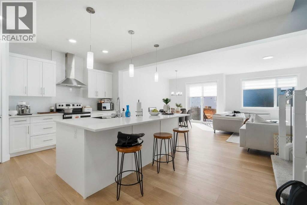 107 Versant View Sw, Calgary, Alberta  T2Y 0X3 - Photo 2 - A2316779
