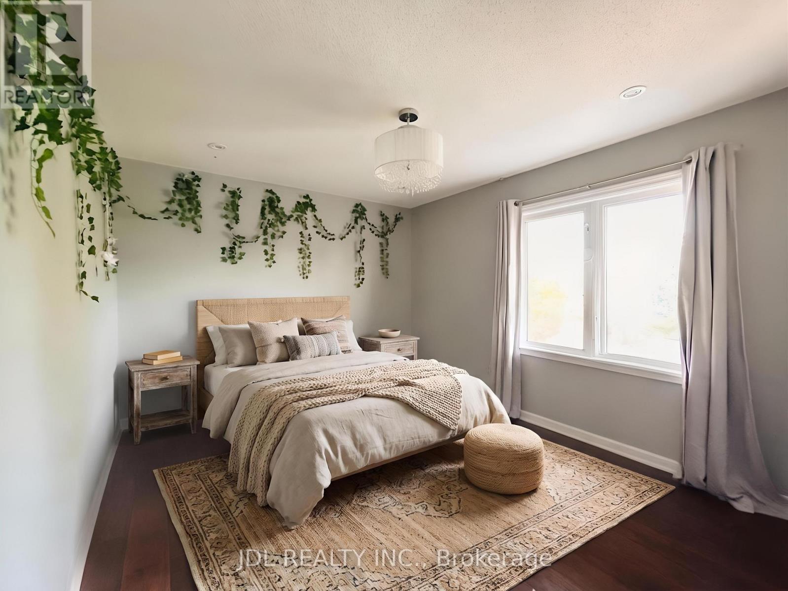 Upper - 45 Laurelbank Crescent, Georgina, Ontario  L4P 3E9 - Photo 13 - N13230202