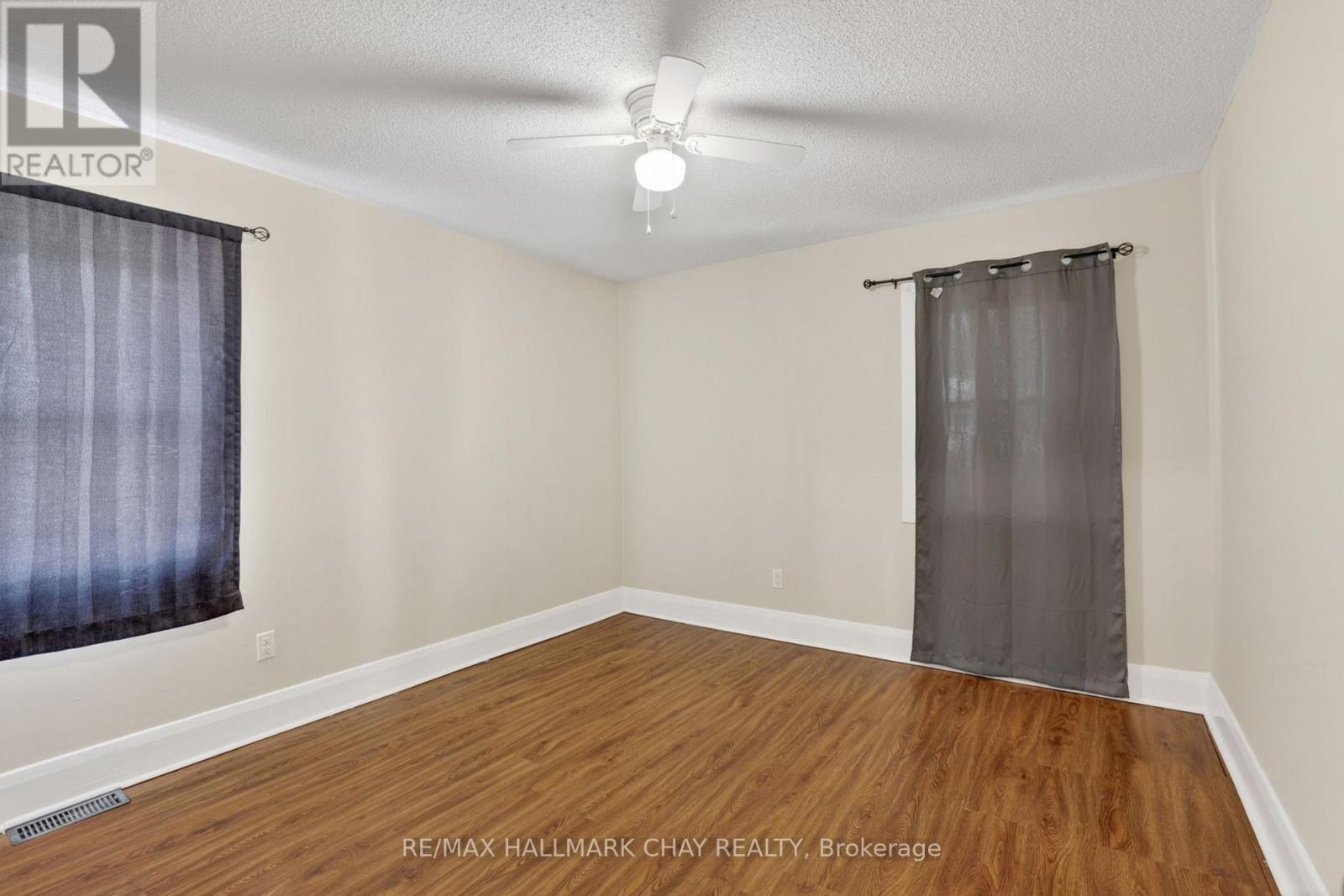 30 Penetang Street, Barrie (Codrington), Ontario  L4M 1V6 - Photo 10 - S13230372