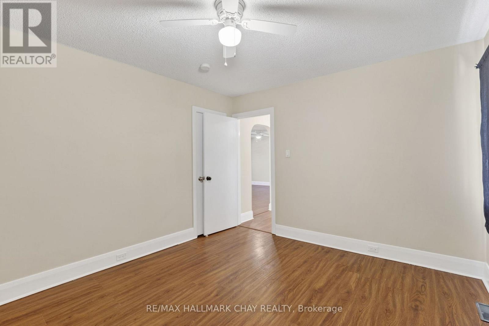 30 Penetang Street, Barrie (Codrington), Ontario  L4M 1V6 - Photo 9 - S13230372